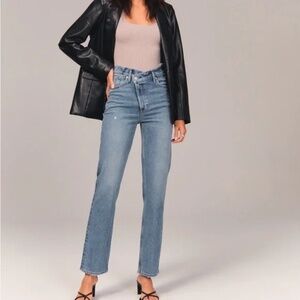 Abercrombie & Fitch Ultra High Rise 90s Straight Jeans Criss Cross